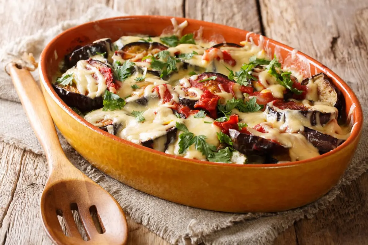 Gratin d’aubergines et tomates au fromage