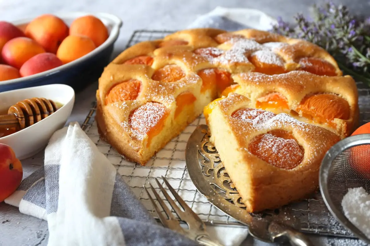 Gâteau aux abricots et au yaourt moelleux