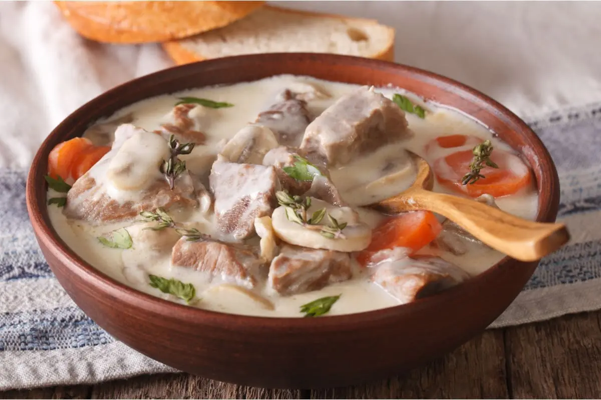 blanquette de veau aux champignons sauce crèmeuse